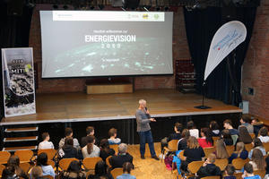 Bild vergrößern: Die Stadtwerke Ingolstadt unterstützen die bundesweite Bildungskampagne "Energievision 2050"