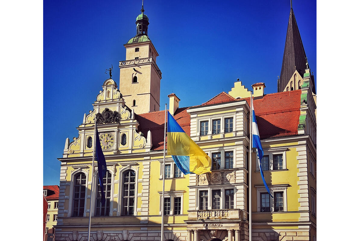 Altes Rathaus _ Flagge Ukraine
