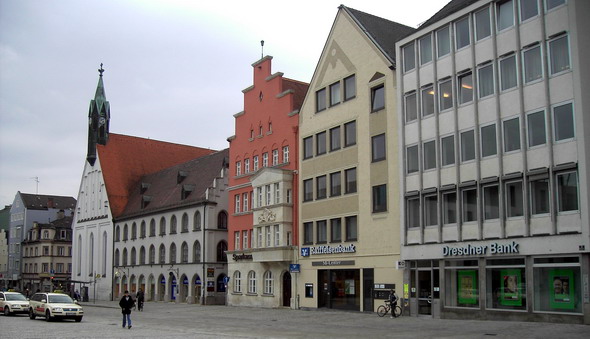 Rathausplatz. Foto: Kurt Scheuerer